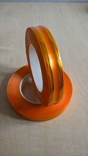 Oranžová stuha so štyrmi zlatými pásmi